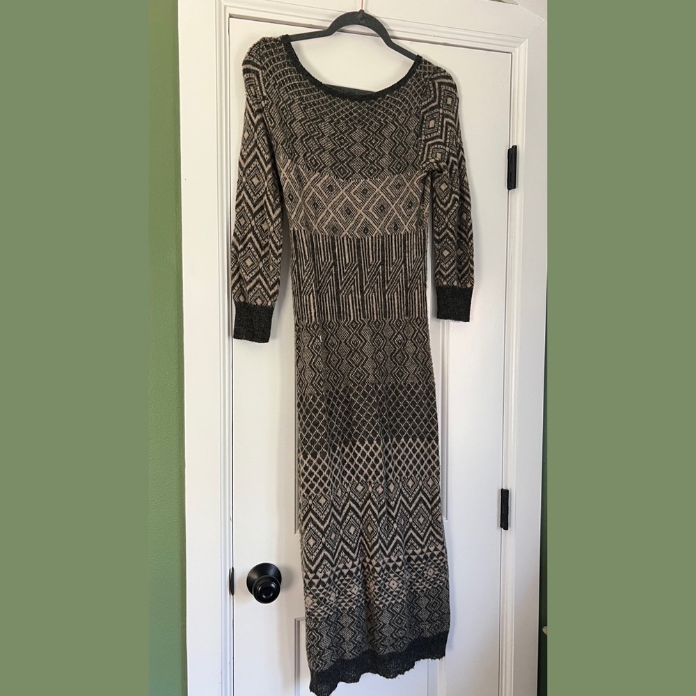SPARROW brand lightweight gray and tan long sweater dress with geometric print